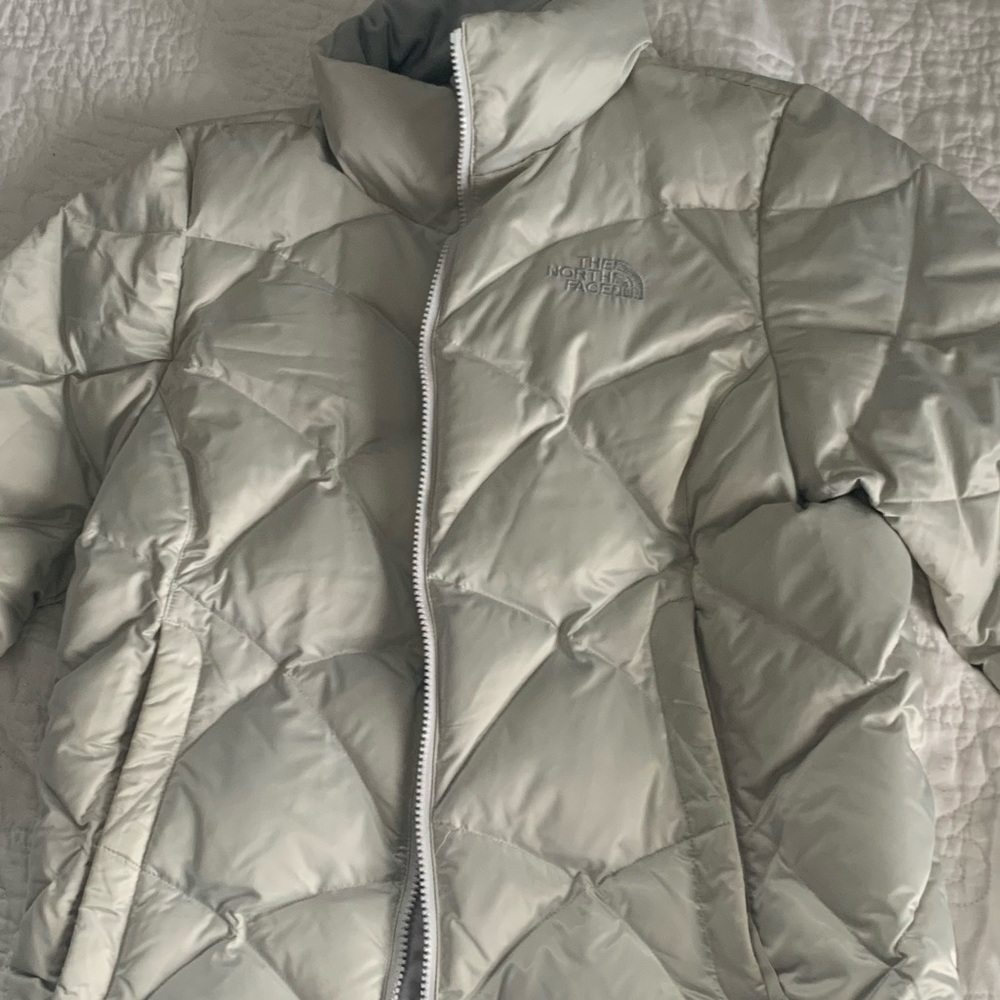 North Face Women’s Puffer Off White Down Jacket - Picture 1 of 4